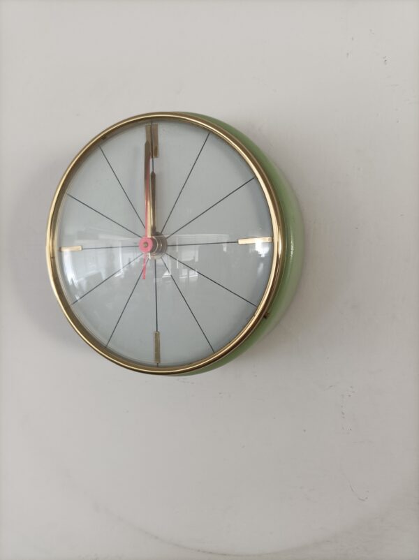 Piccolo orologio da parete in metallo - immagine 3
